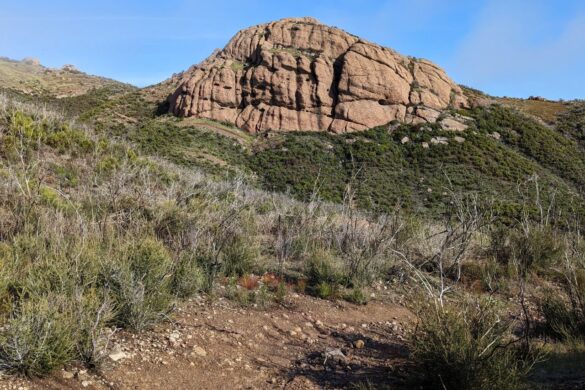 Explore Southern California's natural beauty on the Mishe Mokwa Trail to Tri-Peaks and Sandstone Peak. Experience breathtaking views, unique rock formations, and the highest point in the Santa Monica Mountains. Read our comprehensive trail review to help plan your adventure.